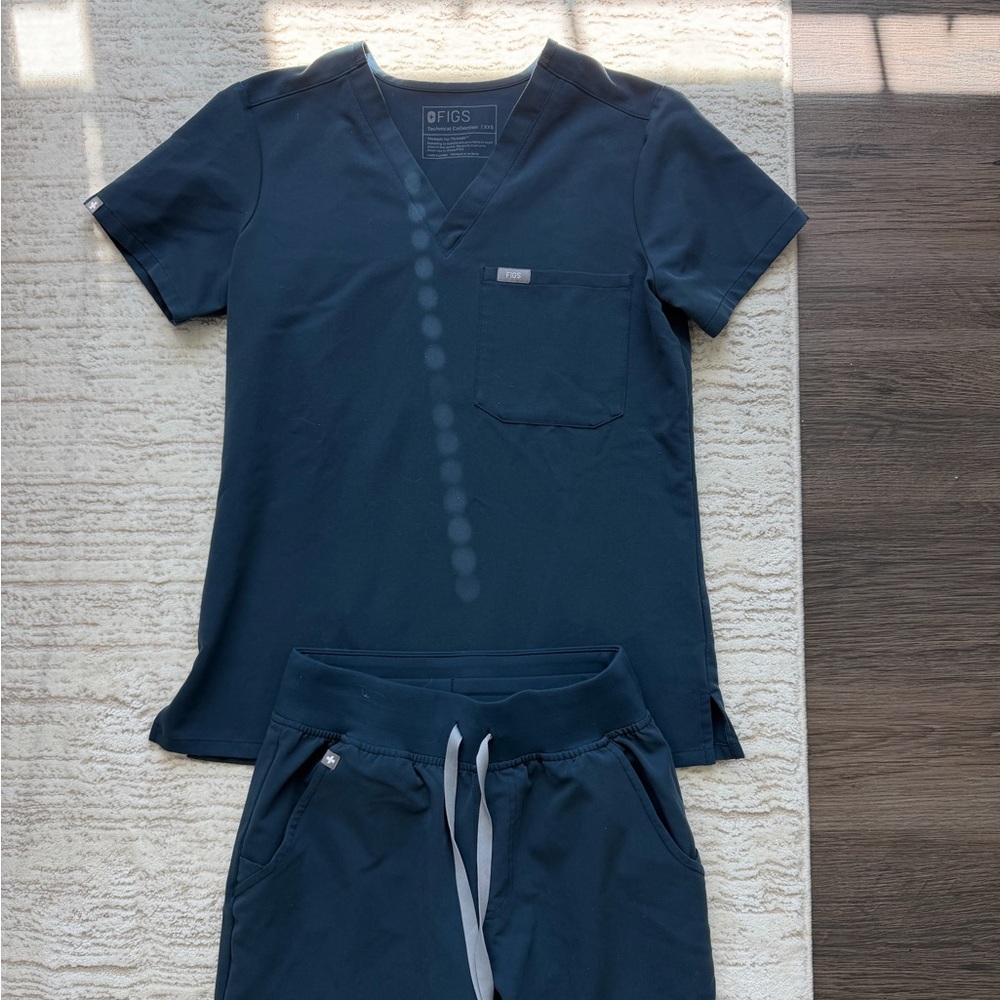 Figs scrub set